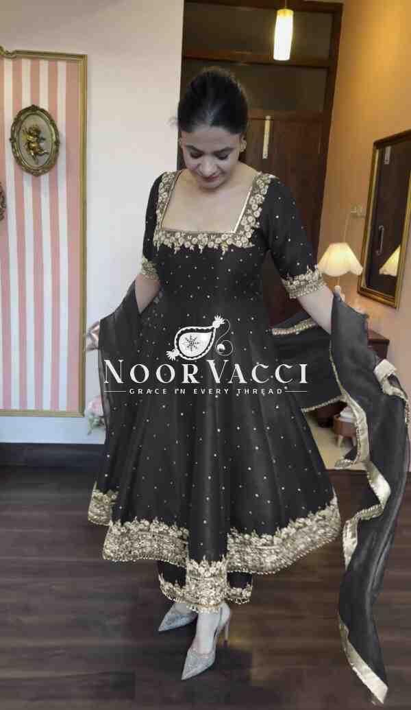Premium Party Wear Pur Vichitra Silk Anarkali Gown, Dupatta & Pent Plazzo Set - Image 2