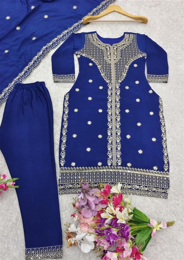 Buy Real Modeling Chinon Silk Top with Pant and Dupatta Set - Image 4