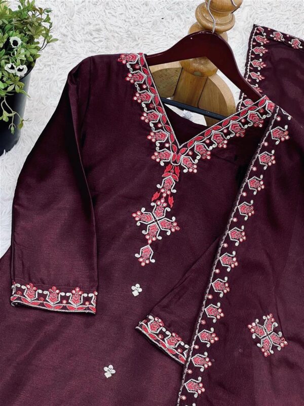 Buy Pure Chinon Silk Embroidered Top-Bottom Set with Dupatta - Image 7