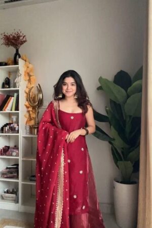 Buy Jimi Choo Embroidered Plazo Set with Lace-Trim Dupatta