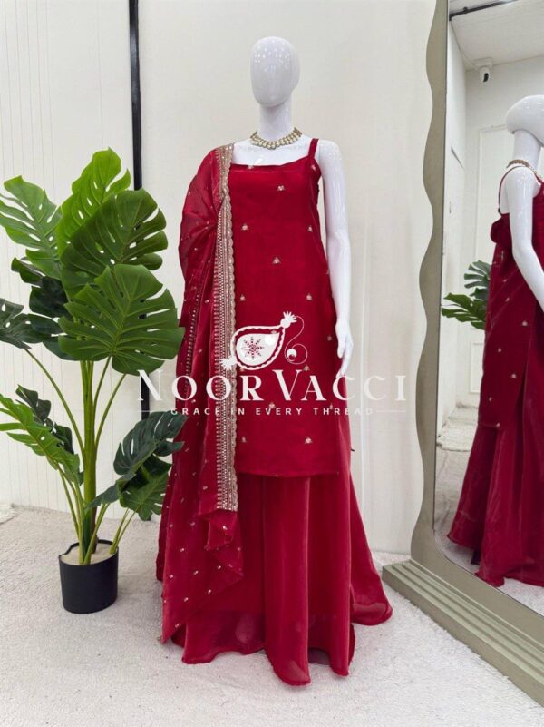 Buy Jimi Choo Embroidered Plazo Set with Lace-Trim Dupatta - Image 2