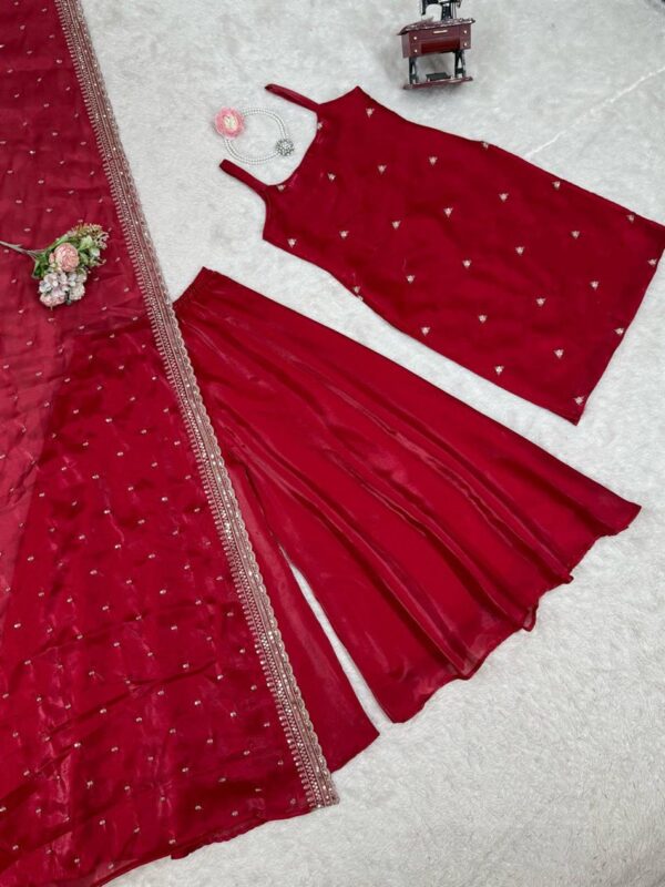 Buy Jimi Choo Embroidered Plazo Set with Lace-Trim Dupatta - Image 9
