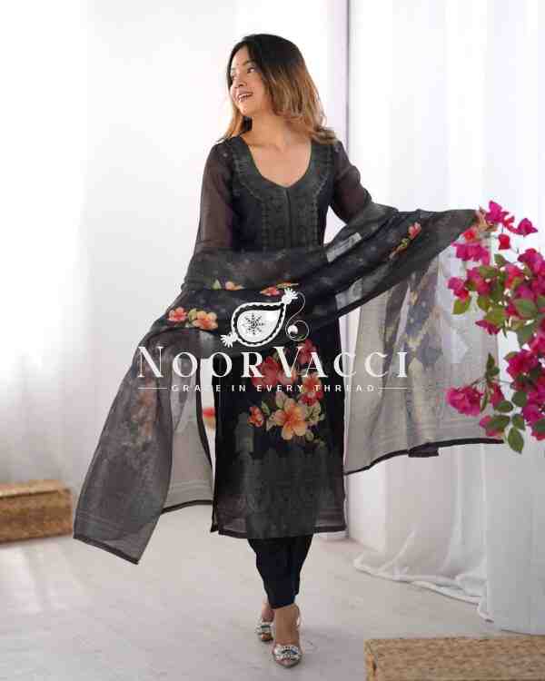 Chanderi Silk Top with Jacquard Digital Print, Micro Pent, and Matching Dupatta - Image 2