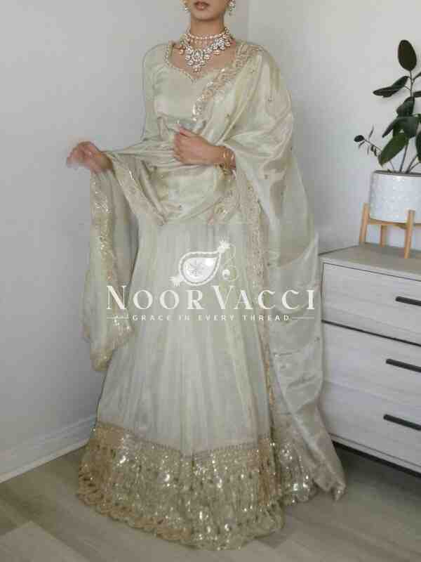 Elegant Embroidered Crepe Silk Wedding Lehenga Choli Set with Diamond Work - Image 3