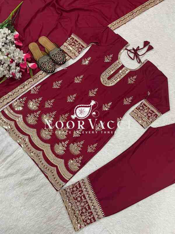 Graceful Embroidered Natural Crepe Silk Suit Set with Dupatta - Image 7