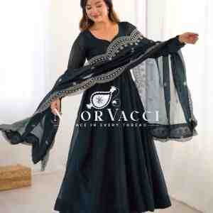 Heavy Fandy Silk Embroidered Gown with Dupatta – Real Modeling Party Wear Look