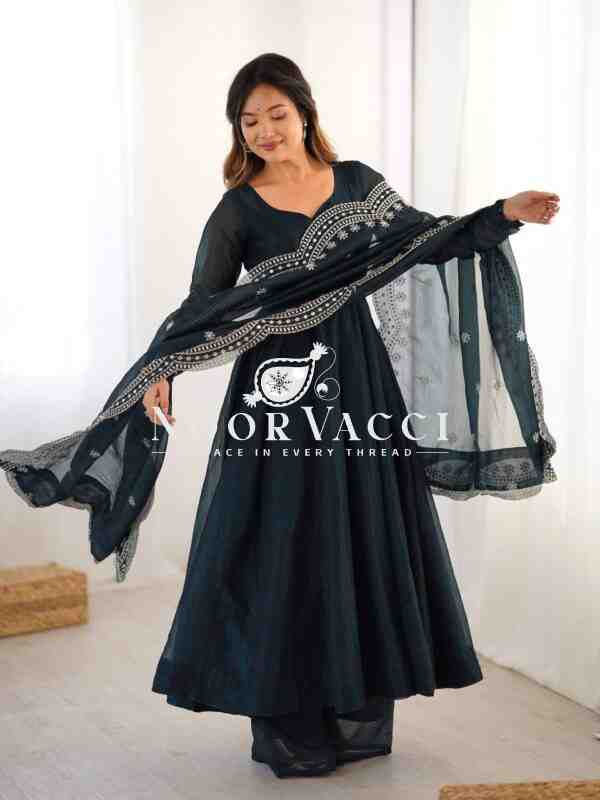 Heavy Fandy Silk Embroidered Gown with Dupatta – Real Modeling Party Wear Look