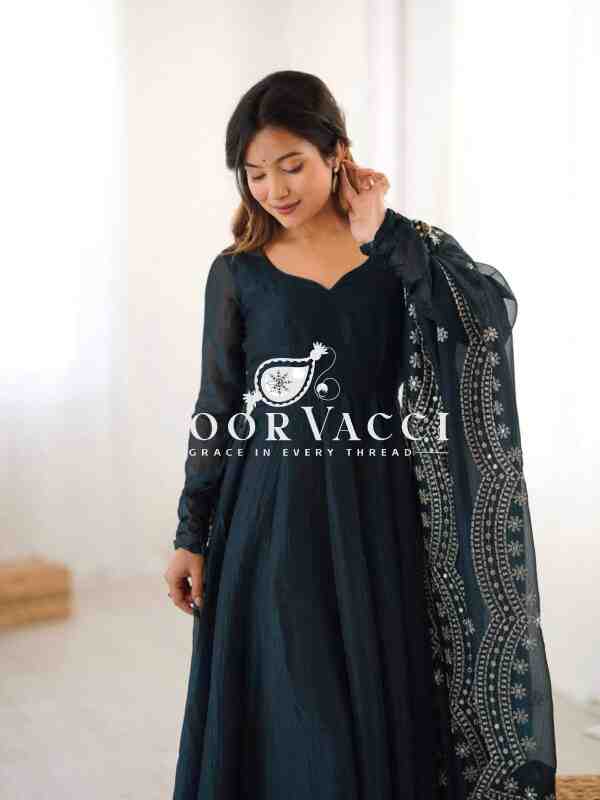 Heavy Fandy Silk Embroidered Gown with Dupatta – Real Modeling Party Wear Look - Image 4