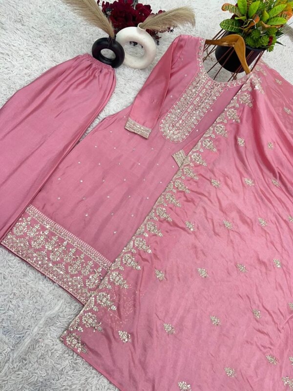 Buy Chinnon Silk Embroidered Festival Set - Image 3