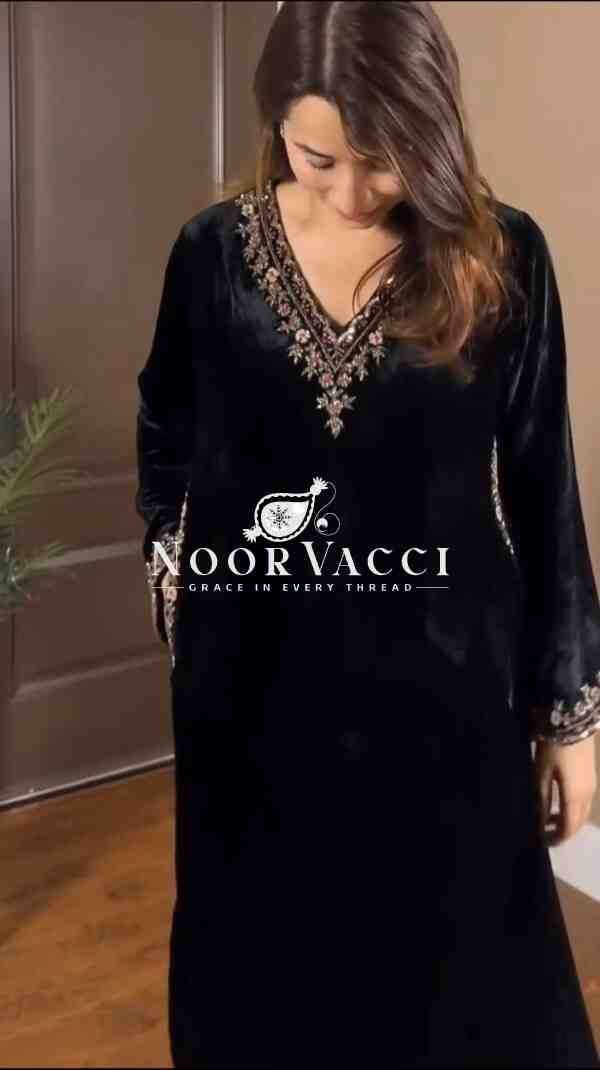 Viscose Velvet Embroidered Suit Set with Side Pocket Detail - Image 4