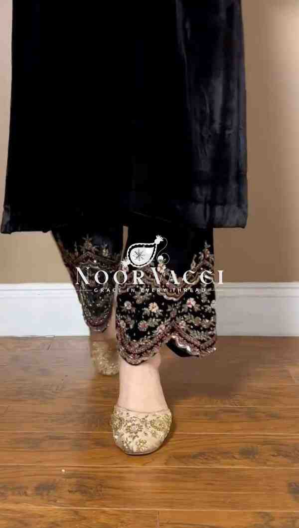 Viscose Velvet Embroidered Suit Set with Side Pocket Detail - Image 7