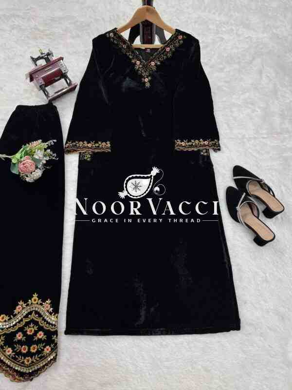 Viscose Velvet Embroidered Suit Set with Side Pocket Detail - Image 12