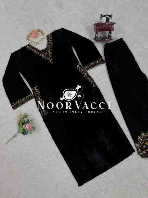 Viscose Velvet Embroidered Suit Set with Side Pocket Detail - Image 11