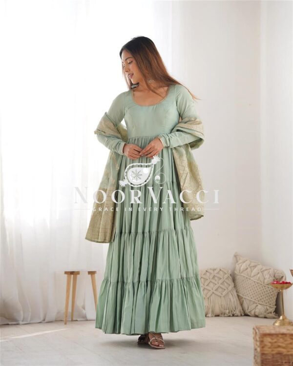 Shop Romansilk Chanderi Anarkali Set with Banarasi Dupatta - Image 2