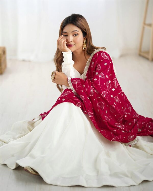 Buy Vichitra Silk Kali-Cut Anarkali Set with Dupatta and Pant - Image 5