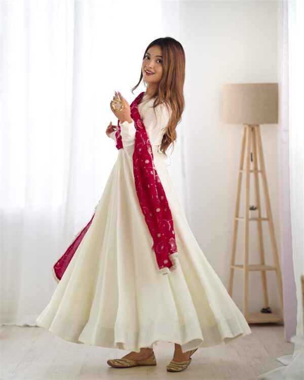 Buy Vichitra Silk Kali-Cut Anarkali Set with Dupatta and Pant - Image 6