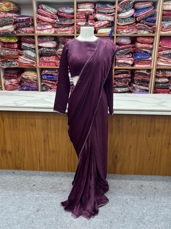 Buy Marble Velvet Ready-to-Wear Saree with Stitched Blouse - Image 4