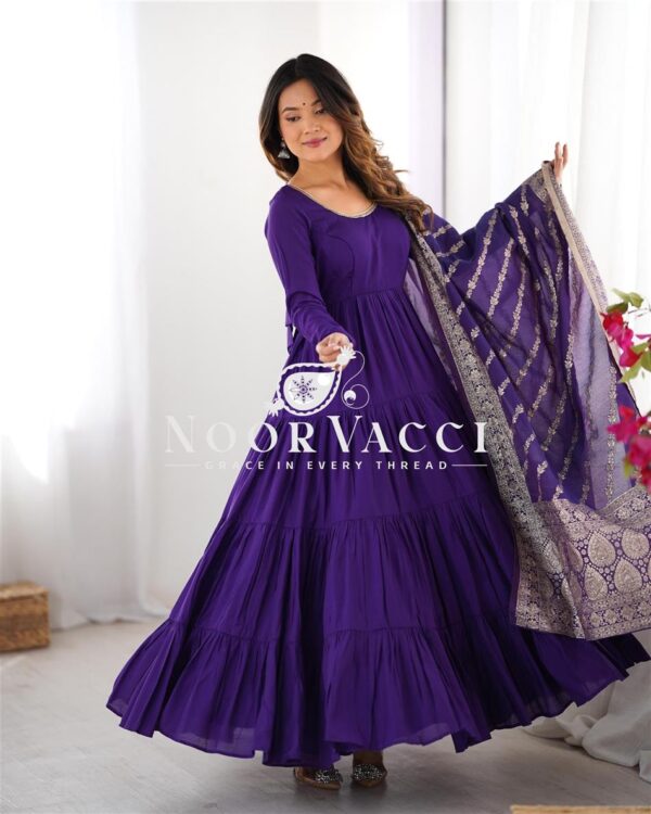 Shop Romansilk Chanderi Anarkali Set with Banarasi Dupatta - Image 2