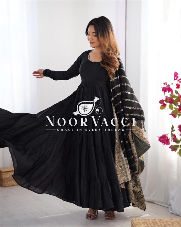 Buy Romansilk Chanderi Anarkali Set with Banarasi Dupatta - Image 7