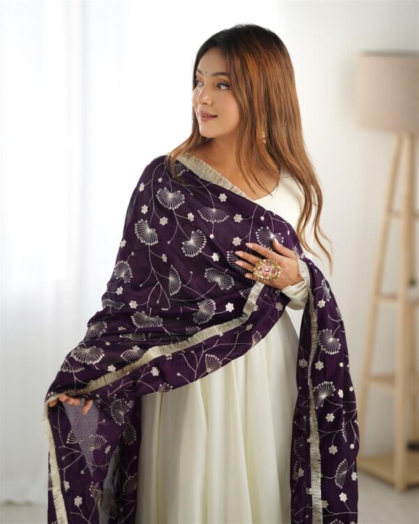 Shop Vichitra Silk Kali-Cut Anarkali Set with Dupatta and Pant - Image 8