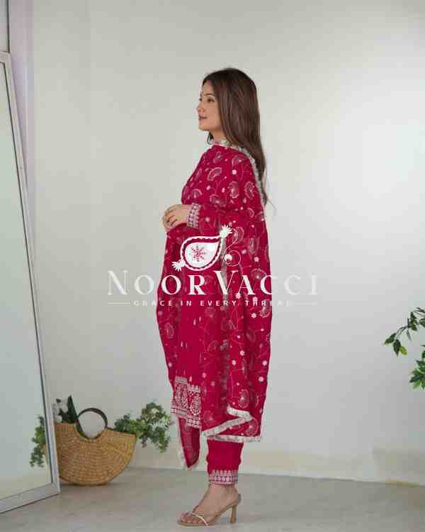 Elegant Pure Blooming Vichitra Silk Kurta Set with Embroidery & Sequence Work - Image 4