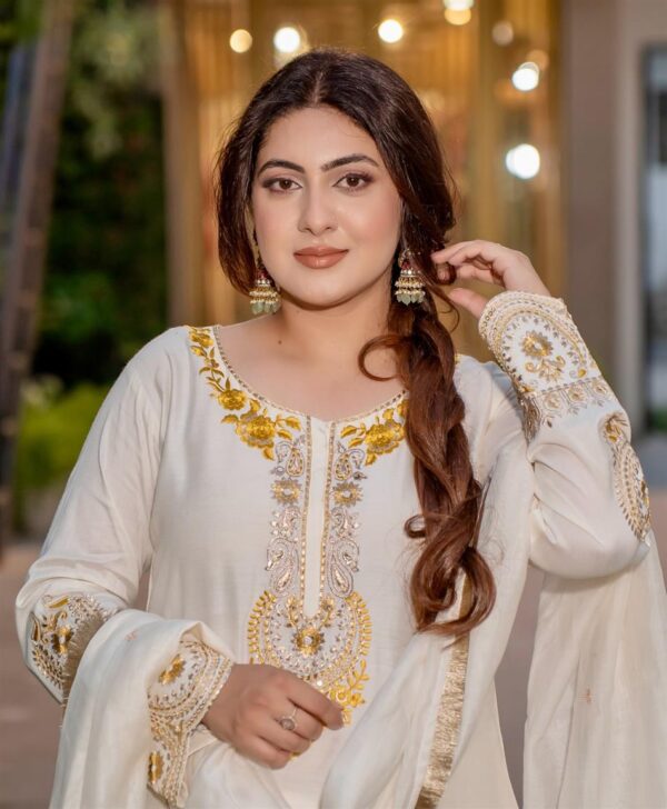 Buy French Crepe Embroidered Top-Sharara Set with Dupatta - Image 5