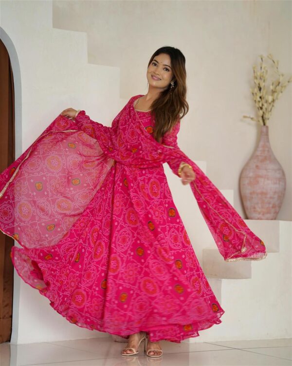 Shop Red Chiffon Bandhej Anarkali Set with Dupatta - Image 7