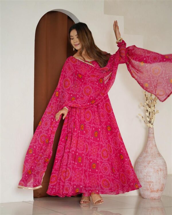 Shop Red Chiffon Bandhej Anarkali Set with Dupatta - Image 3