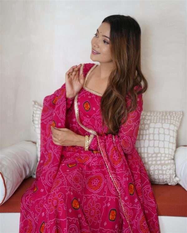 Shop Red Chiffon Bandhej Anarkali Set with Dupatta - Image 2