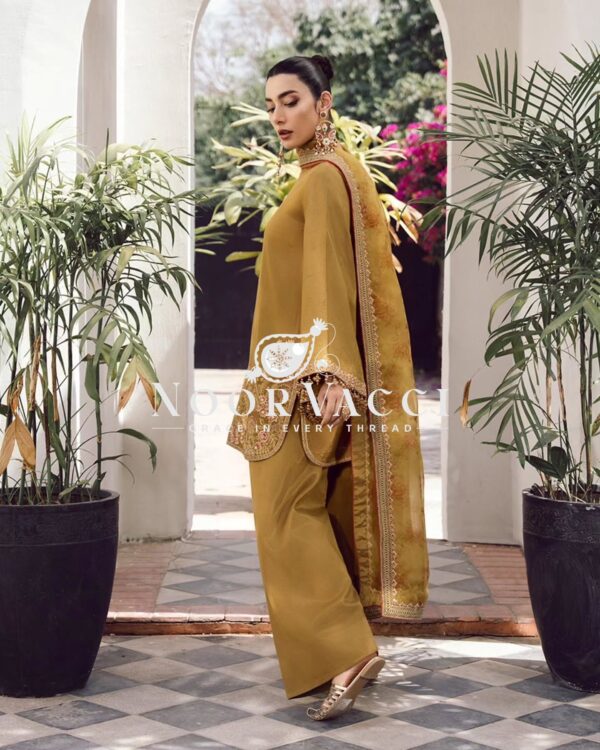 Buy French Crepe Silk Embroidered Top with Farshi Pant & Tissue Dupatta - Image 4