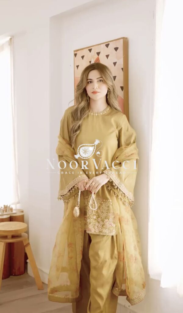 Buy French Crepe Silk Embroidered Top with Farshi Pant & Tissue Dupatta - Image 6