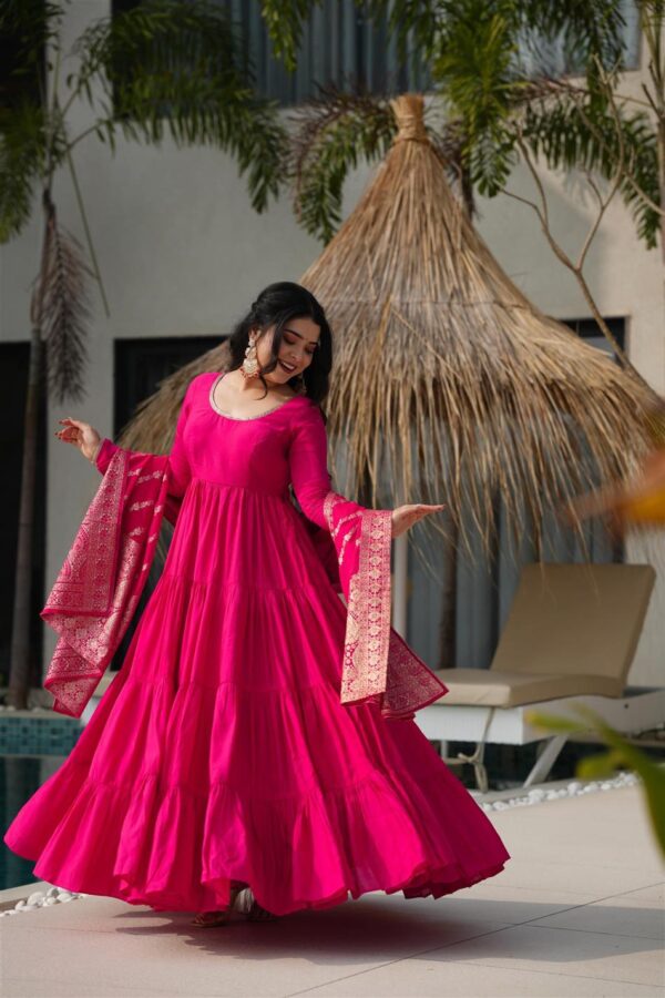Shop Romansilk Chanderi Anarkali Set with Banarasi Dupatta - Image 5