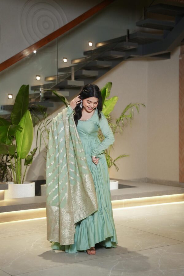 Buy Romansilk Chanderi Anarkali Set with Banarasi Dupatta - Image 5