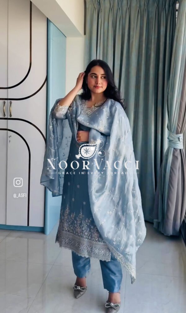 Shop Gold Crush Silk Embroidered Top-Pant-Dupatta Set - Image 2
