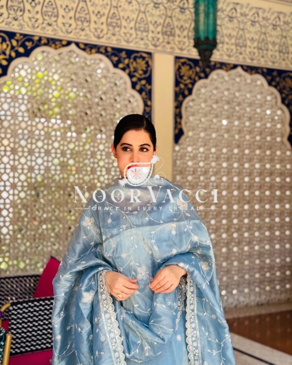 Shop Gold Crush Silk Embroidered Top-Pant-Dupatta Set - Image 5