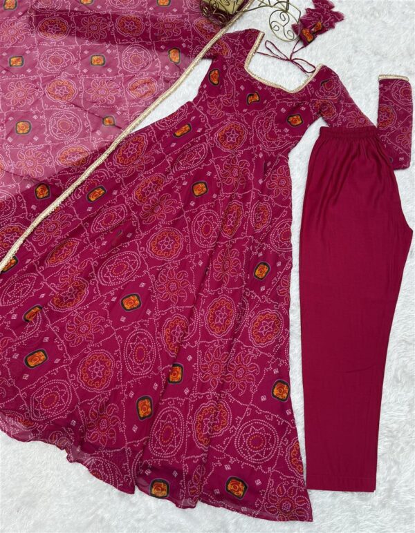 Shop Red Chiffon Bandhej Anarkali Set with Dupatta - Image 8