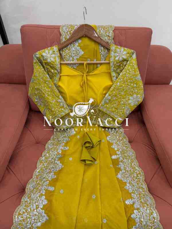 Designer Tibby Silk Saree with Thread & Sequence Work and Mono Benglori Blouse - Image 3