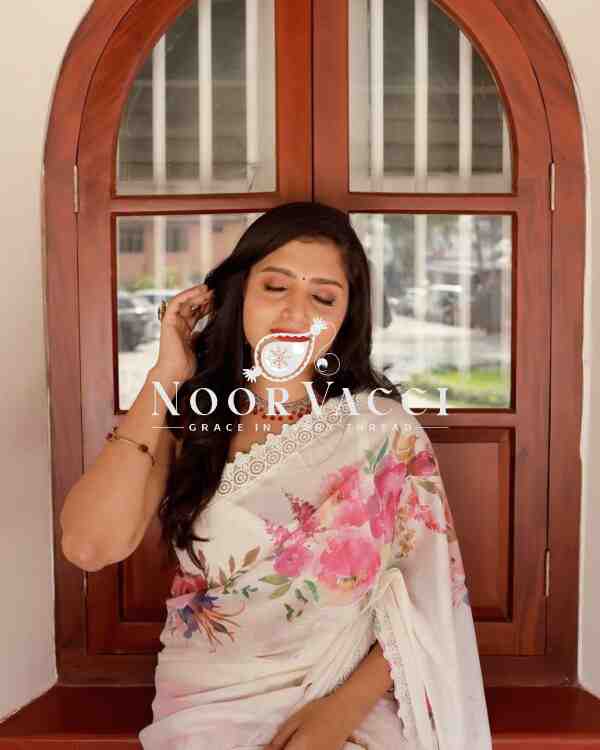 Faux Georgette Designer Saree with Digital Print & Fancy Lace | Unstitched Mono Benglori Blouse - Image 5