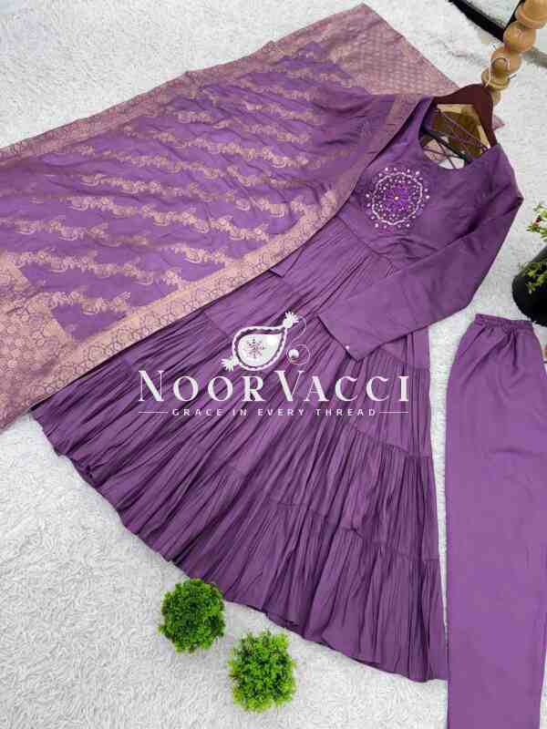 Roman Silk Embroidered Gown with Jacquard Dupatta – Elegant Party Wear - Image 4