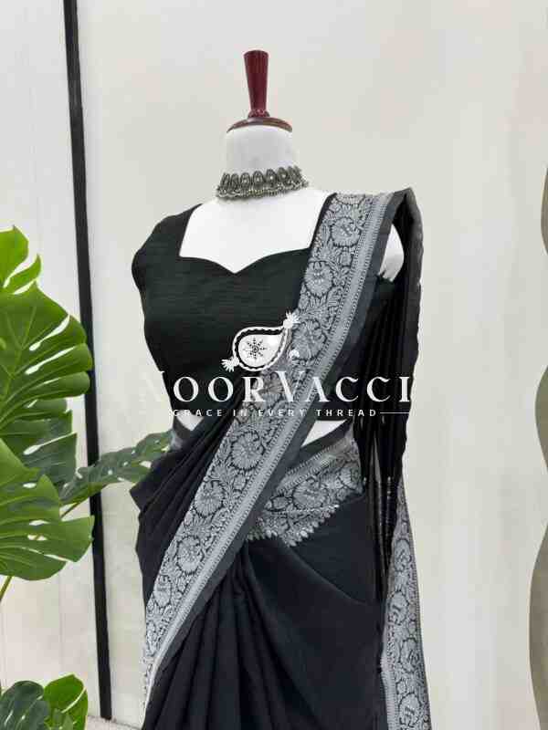 Kota Silk Jacquard Saree with Mono Benglori Blouse - Image 3