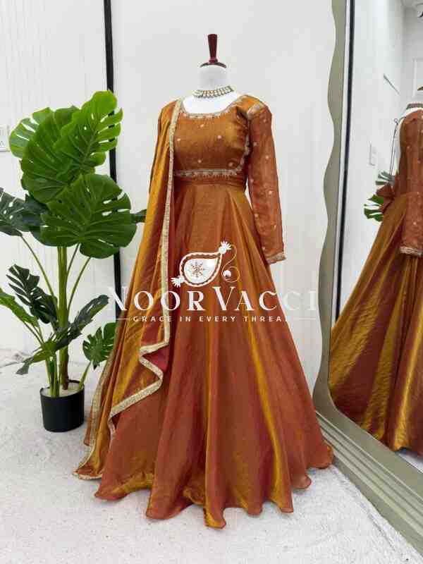 Fendi Silk Embroidered Top with Dupatta - Image 6