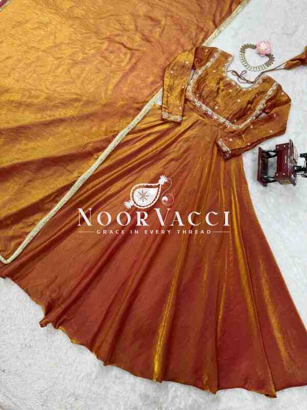 Fendi Silk Embroidered Top with Dupatta - Image 9