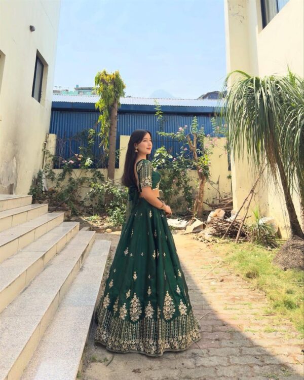 Buy Jimi Choo Semi-Stitched Lehenga with Thread & Sequence Work - Image 2