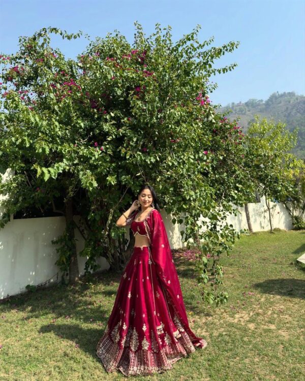 Buy Jimi Choo Semi-Stitched Lehenga with Thread & Sequence Work - Image 2