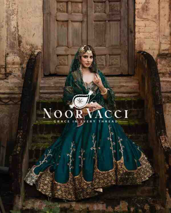 Natural Crepe Silk Embroidered Top Lehenga Set with Organza Dupatta - Image 4