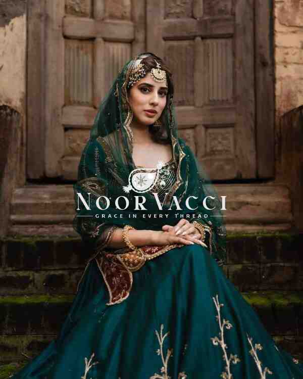 Natural Crepe Silk Embroidered Top Lehenga Set with Organza Dupatta - Image 5