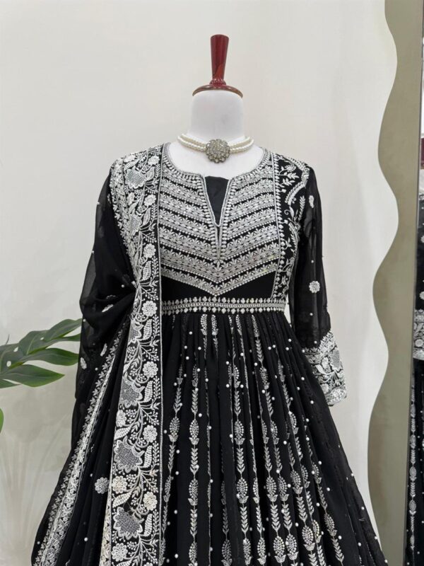 Buy Faux Georgette Thread & Sequence Embroidered Suit Set with Rivet Moti Work - Image 2