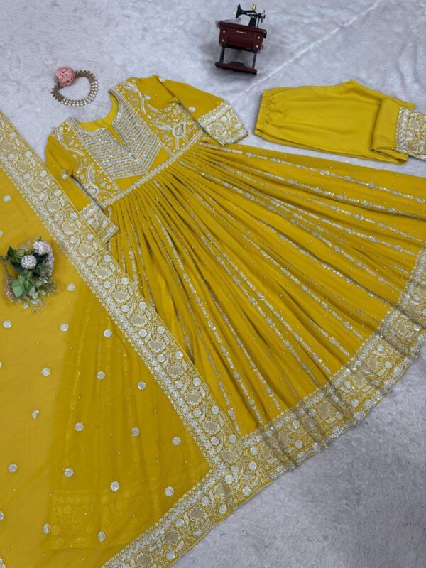 Buy Faux Georgette Thread & Sequence Embroidered Suit Set with Rivet Moti Work - Image 5