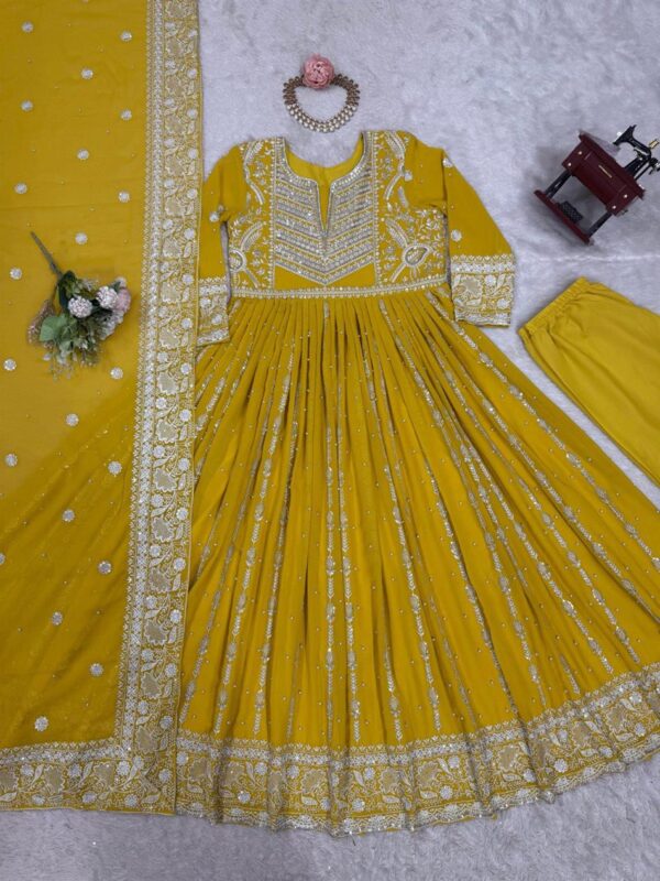 Buy Faux Georgette Thread & Sequence Embroidered Suit Set with Rivet Moti Work - Image 4