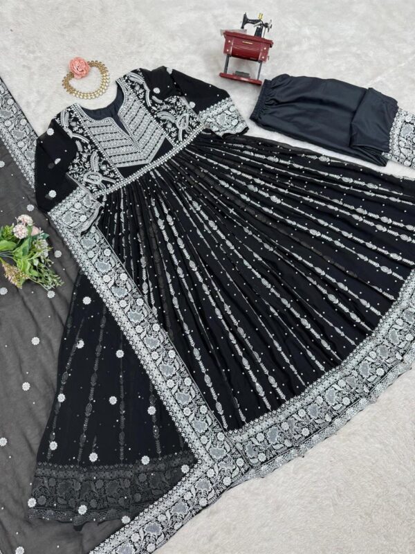 Buy Faux Georgette Thread & Sequence Embroidered Suit Set with Rivet Moti Work - Image 3